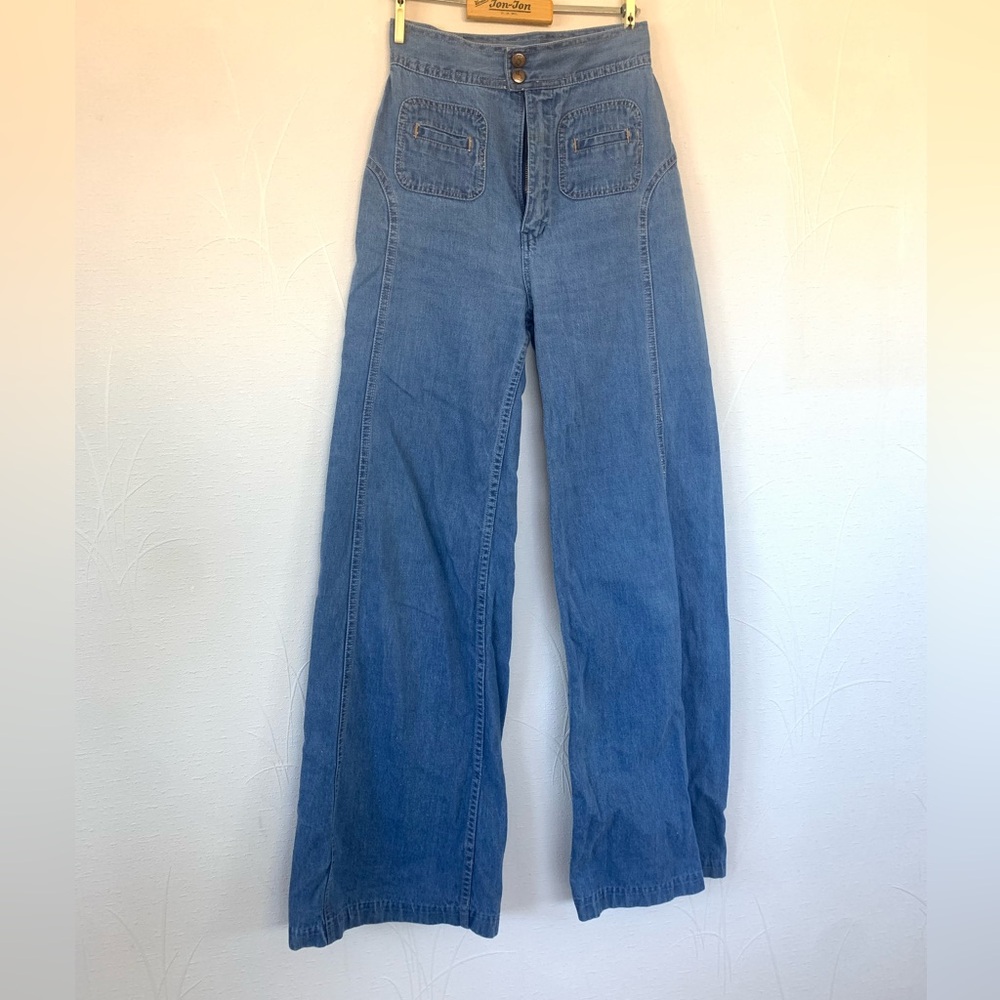 Vintage 1970’s Incredible bell bottom jeans. Moodys Goose tag